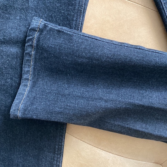 Levi’s Jean - Picture 2 of 9